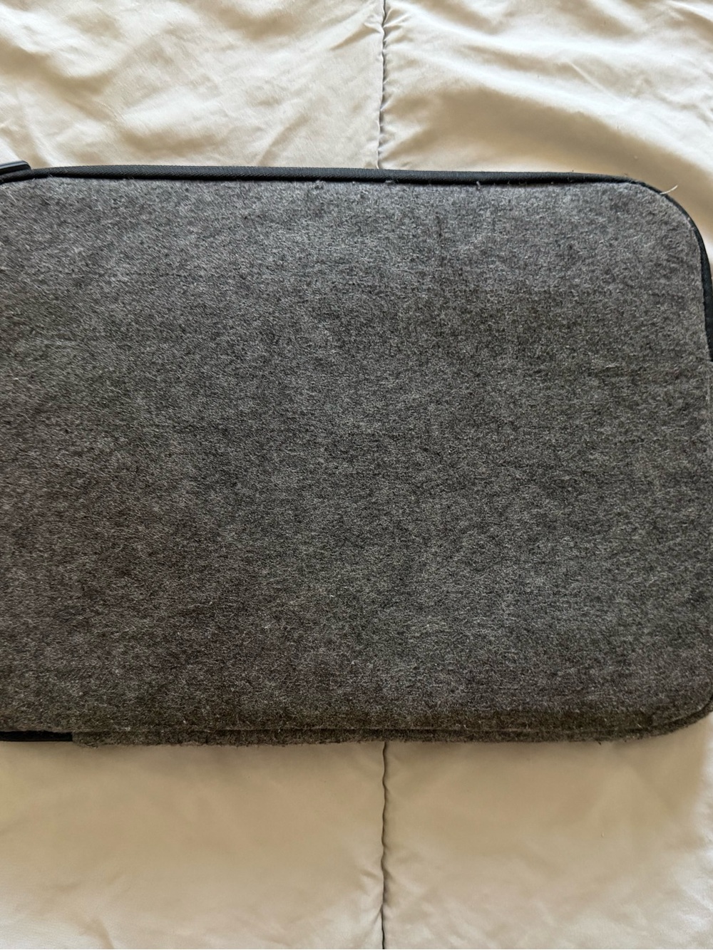 Men's Gray Felt Laptop Sleeve — Protective Carry Case